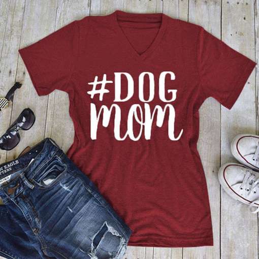 T-särk kirjaga "Dog mom"