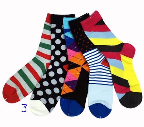 Viis paari erivärvilisi sokke meestele